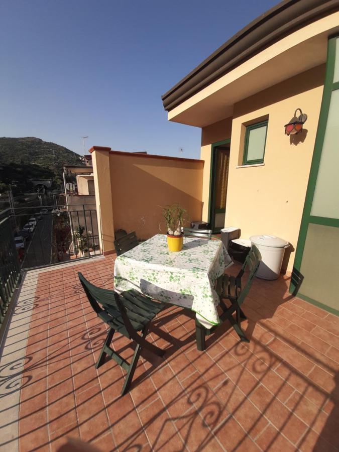 A Due Passi.... Hotel Mazzeo Exterior photo