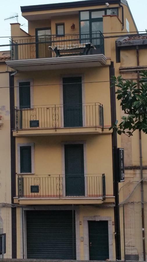 A Due Passi.... Hotel Mazzeo Exterior photo