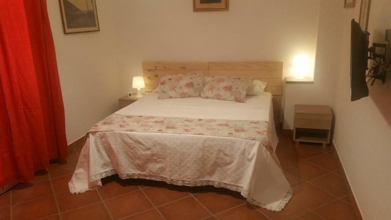 A Due Passi.... Hotel Mazzeo Exterior photo